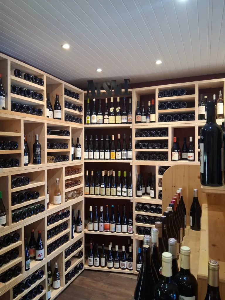 acheter vin alsace en ligne caviste livraison alsace vin rouge à acheter vin blanc sec alsace livraison coffret vin cadeau alsace box vin mensuelle france vin pour offrir anniversaire vin pas cher livraison rapide cave à vin en ligne fiable vin recommandé par sommelier sélection vin haut de gamme vins à Munster hopla Vins sommelier caviste